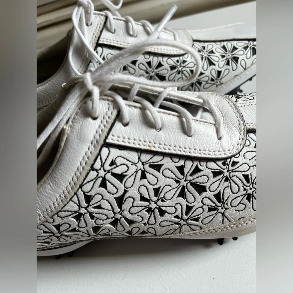 Women’s FootJoy LoPro Golf Shoes White Black Leather Daisy Floral 97060 8.5